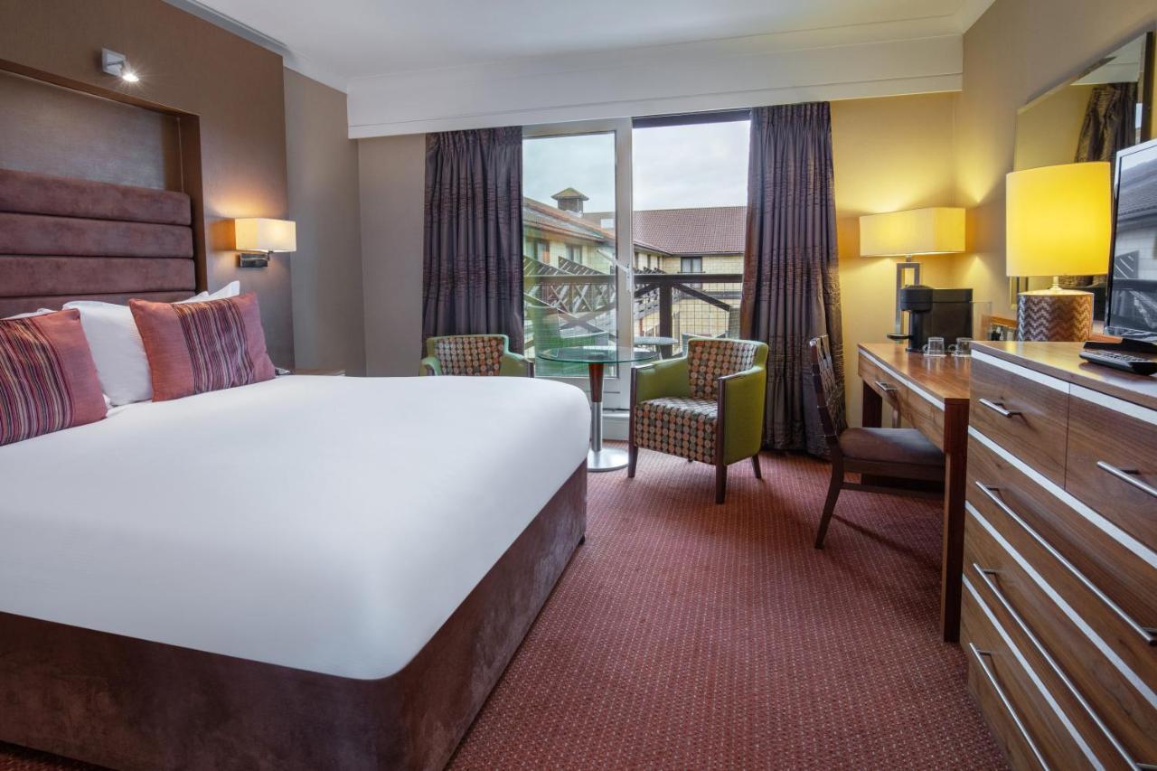 Hampshire Court Hotel & Spa ベージングストーク エクステリア 写真