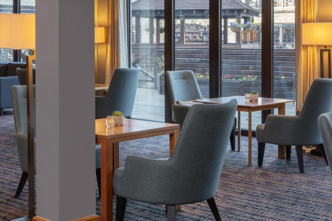Hampshire Court Hotel & Spa ベージングストーク エクステリア 写真
