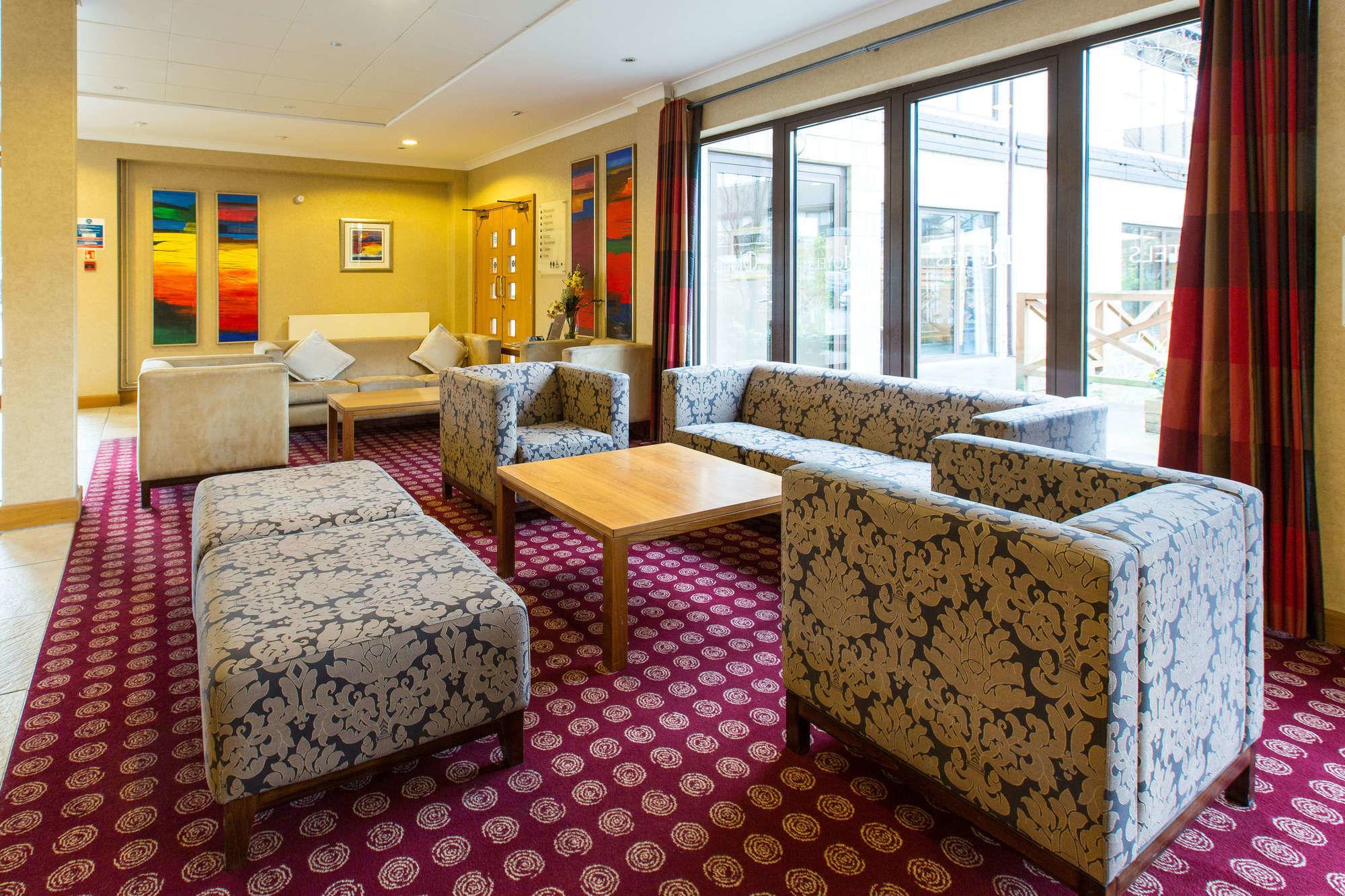 Hampshire Court Hotel & Spa ベージングストーク エクステリア 写真