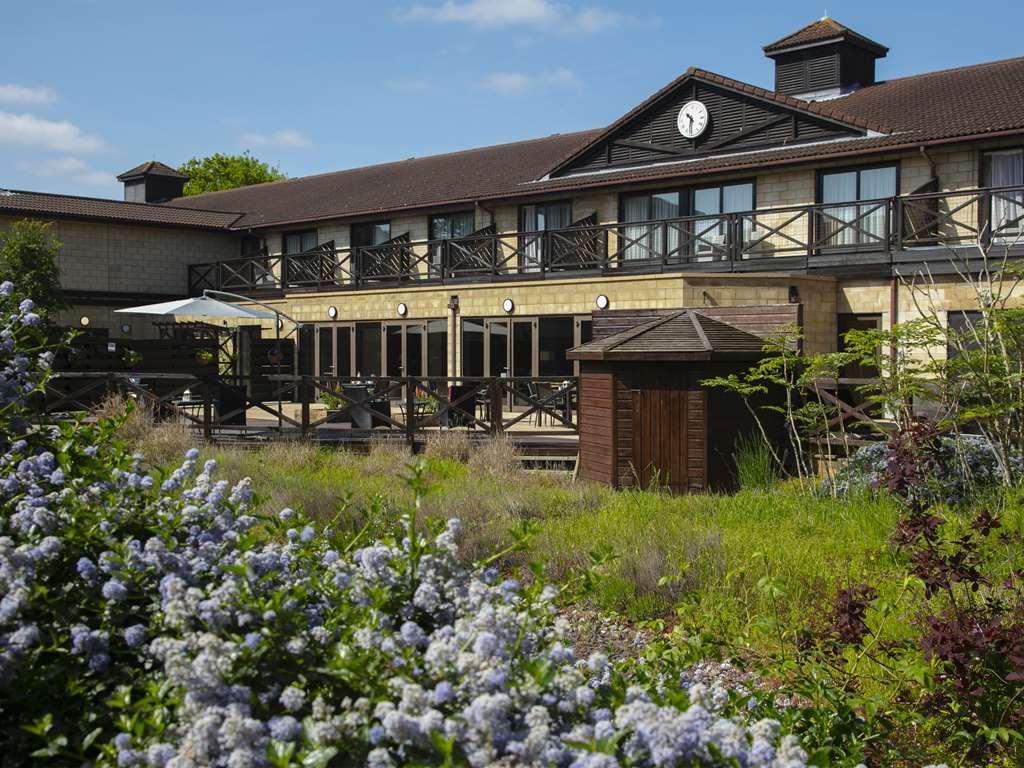 Hampshire Court Hotel & Spa ベージングストーク エクステリア 写真