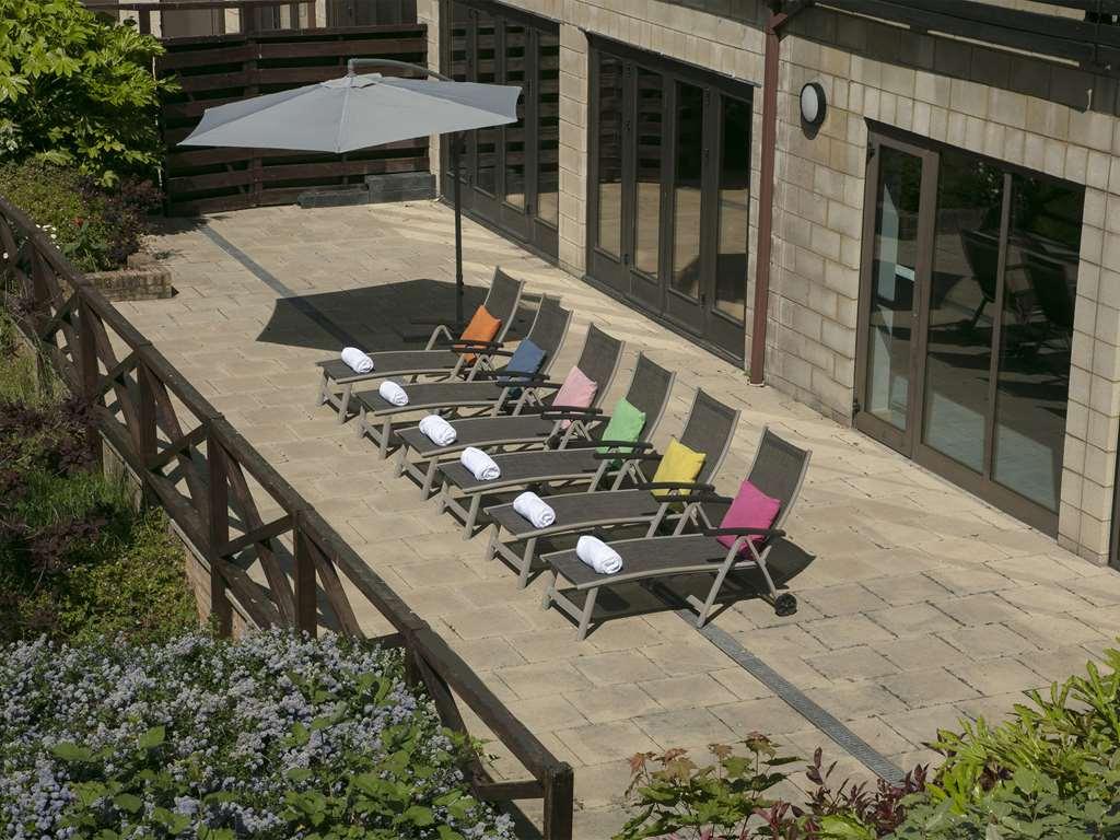 Hampshire Court Hotel & Spa ベージングストーク エクステリア 写真