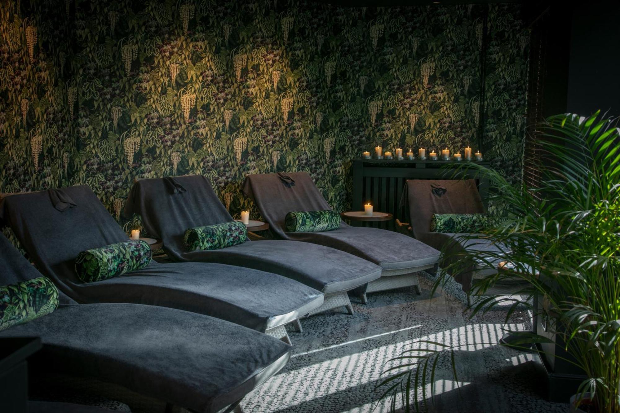Hampshire Court Hotel & Spa ベージングストーク エクステリア 写真