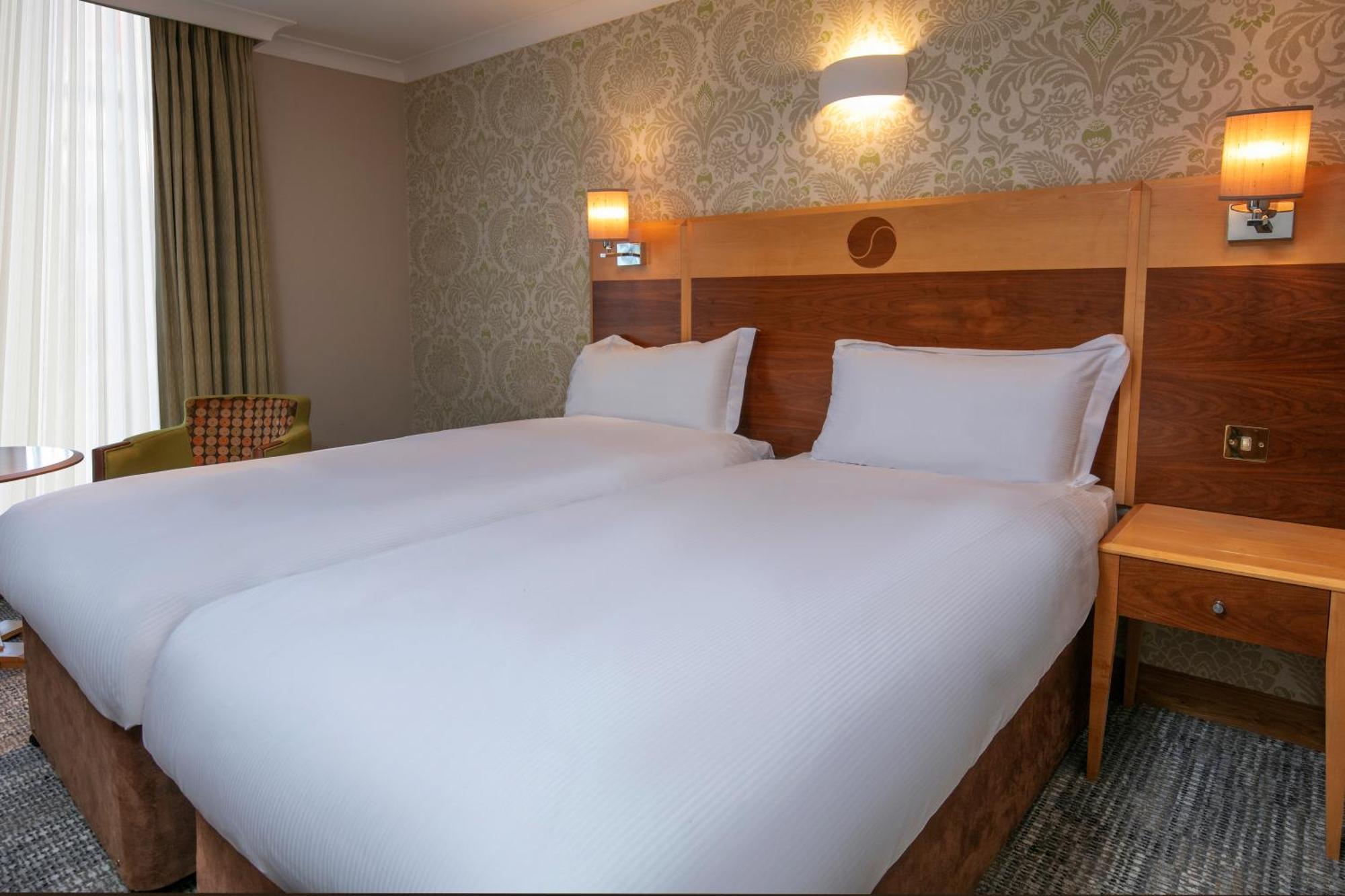 Hampshire Court Hotel & Spa ベージングストーク 部屋 写真