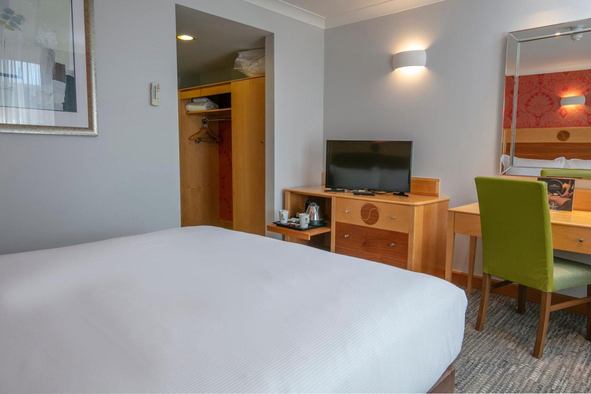 Hampshire Court Hotel & Spa ベージングストーク 部屋 写真