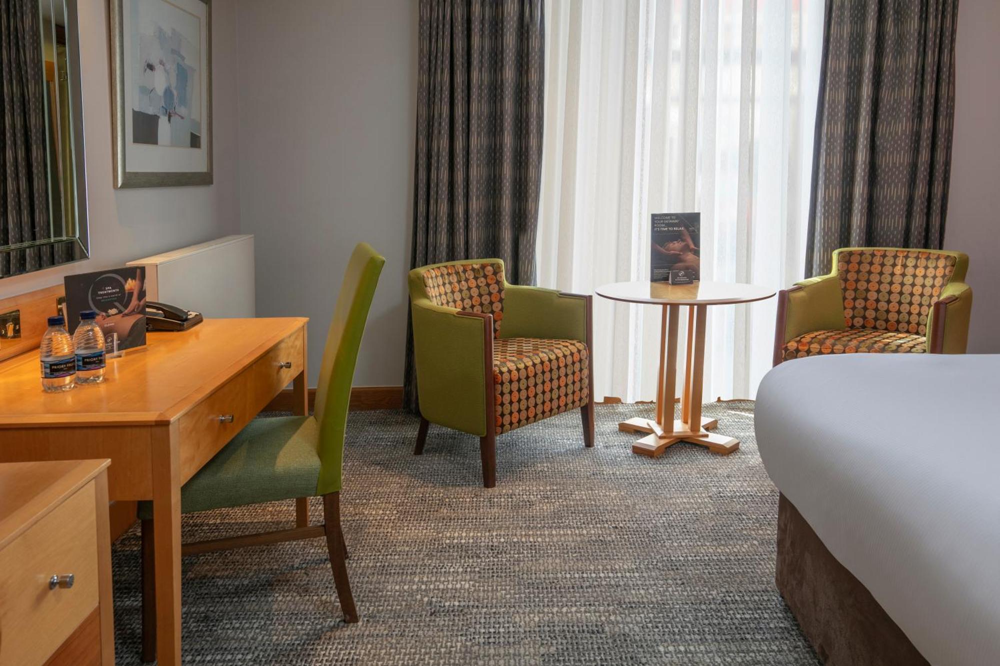 Hampshire Court Hotel & Spa ベージングストーク 部屋 写真