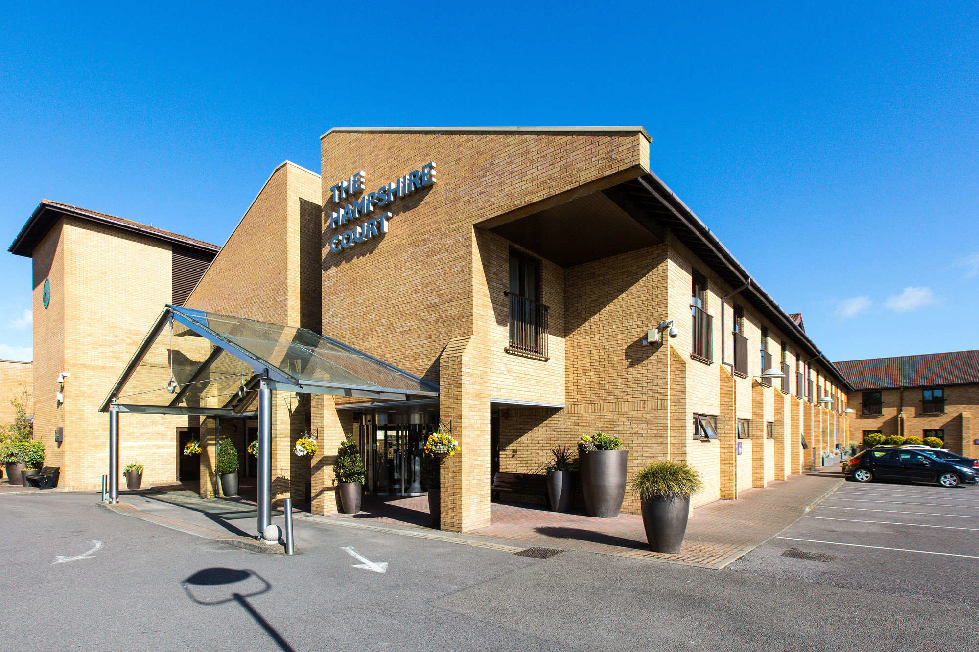 Hampshire Court Hotel & Spa ベージングストーク エクステリア 写真