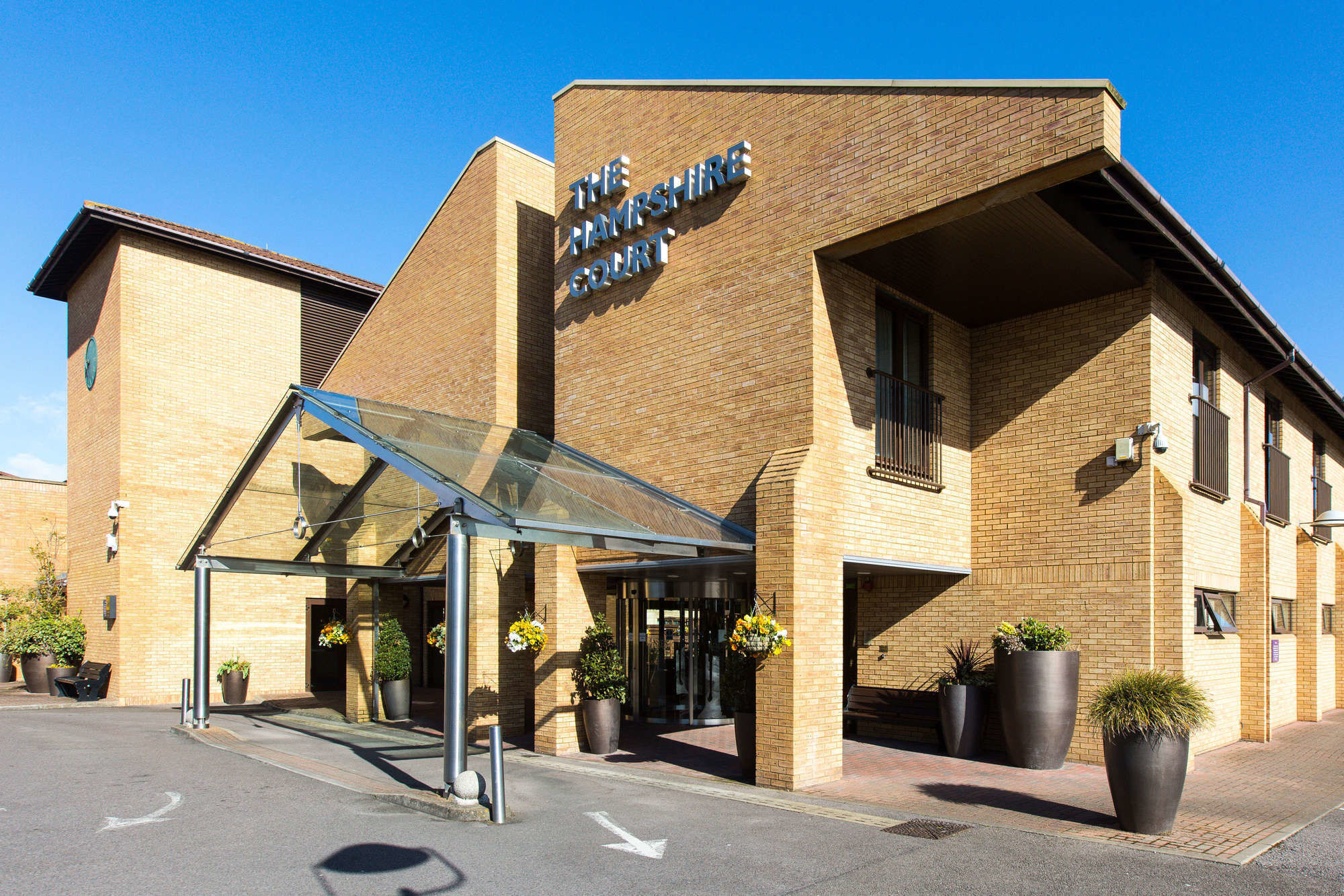 Hampshire Court Hotel & Spa ベージングストーク エクステリア 写真