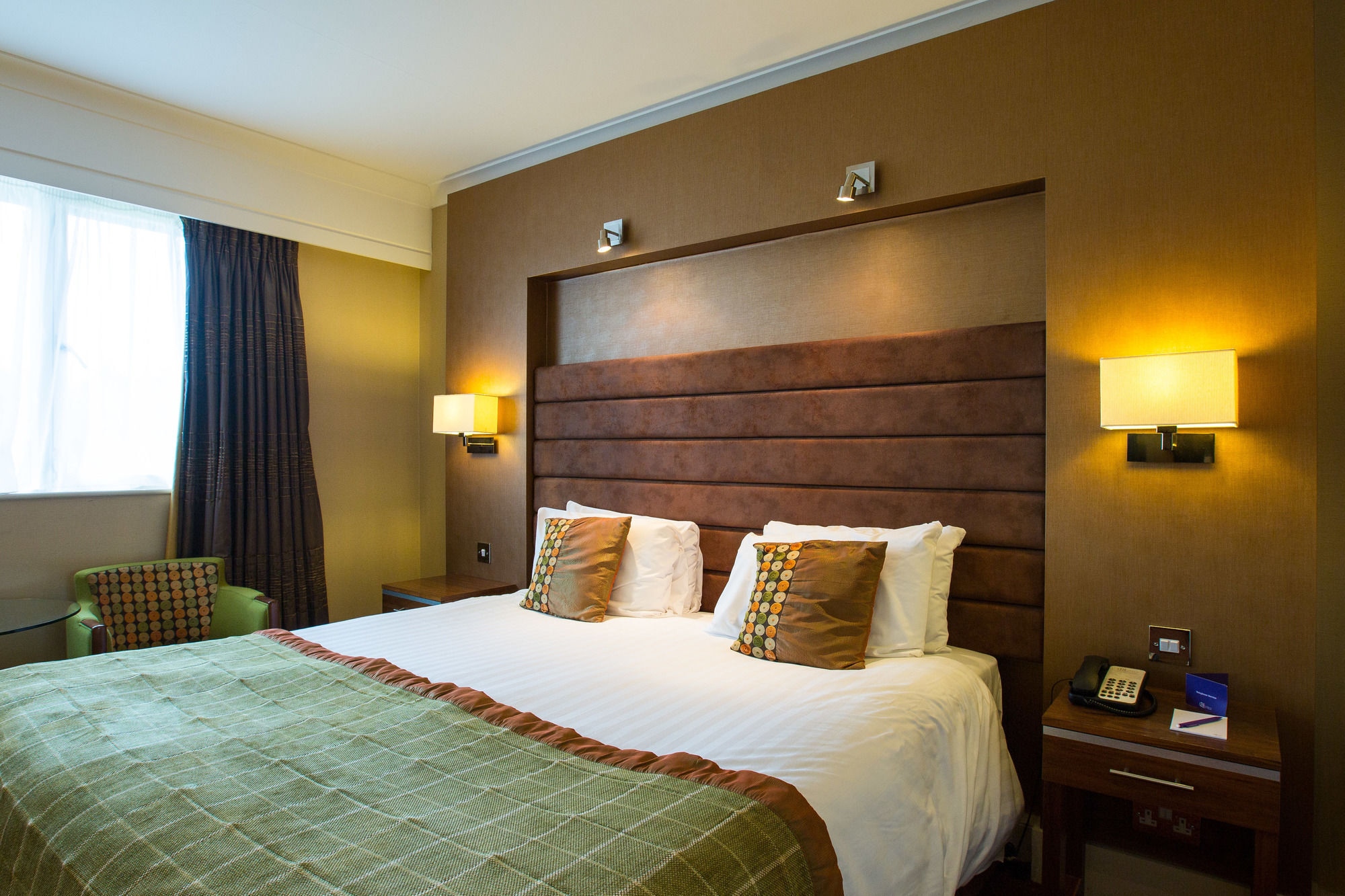 Hampshire Court Hotel & Spa ベージングストーク エクステリア 写真