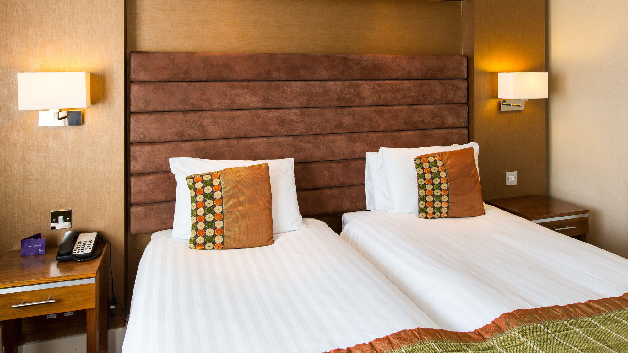Hampshire Court Hotel & Spa ベージングストーク エクステリア 写真