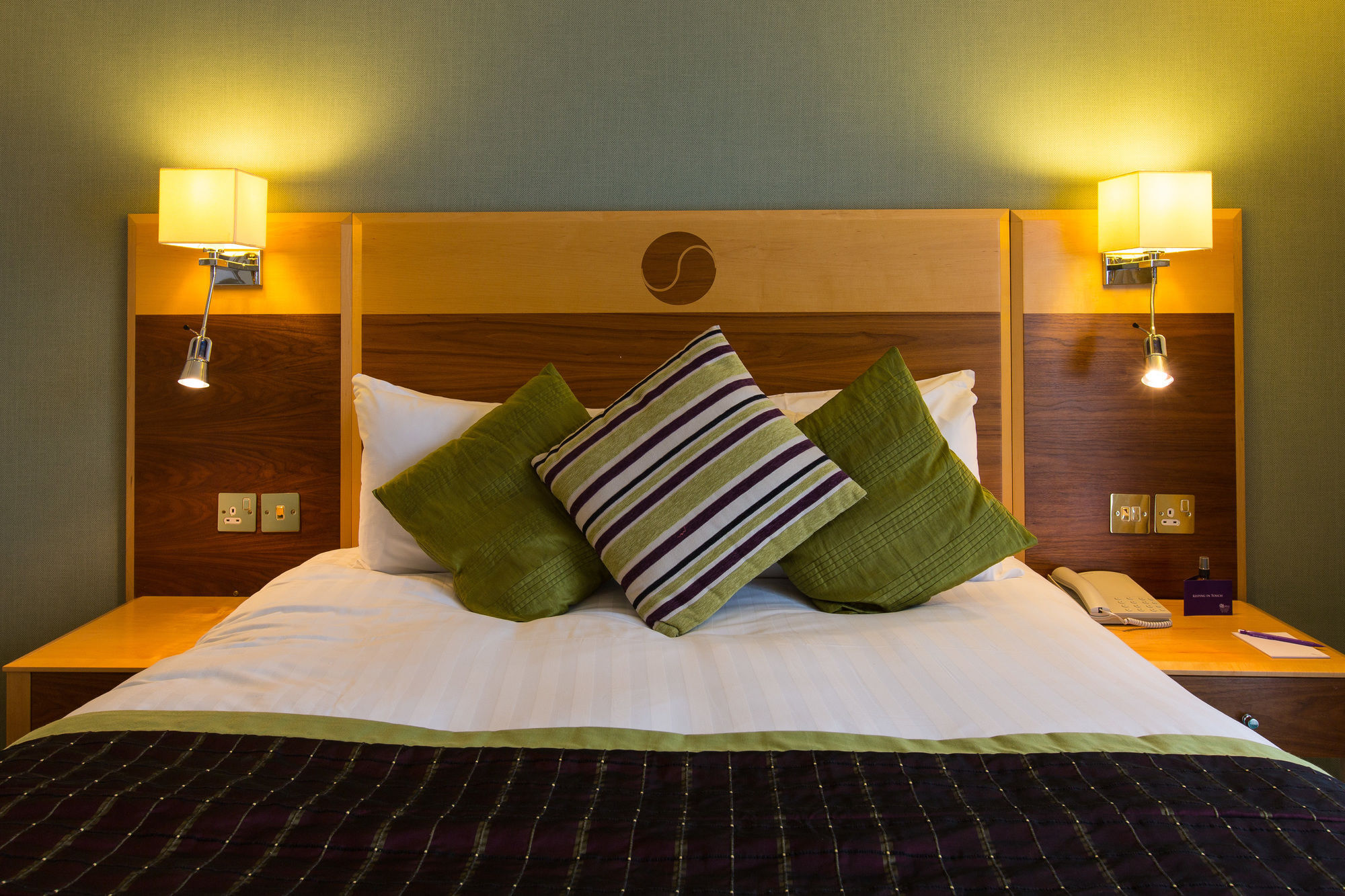 Hampshire Court Hotel & Spa ベージングストーク エクステリア 写真